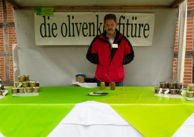 die olivenkonfitüre - Marktstand